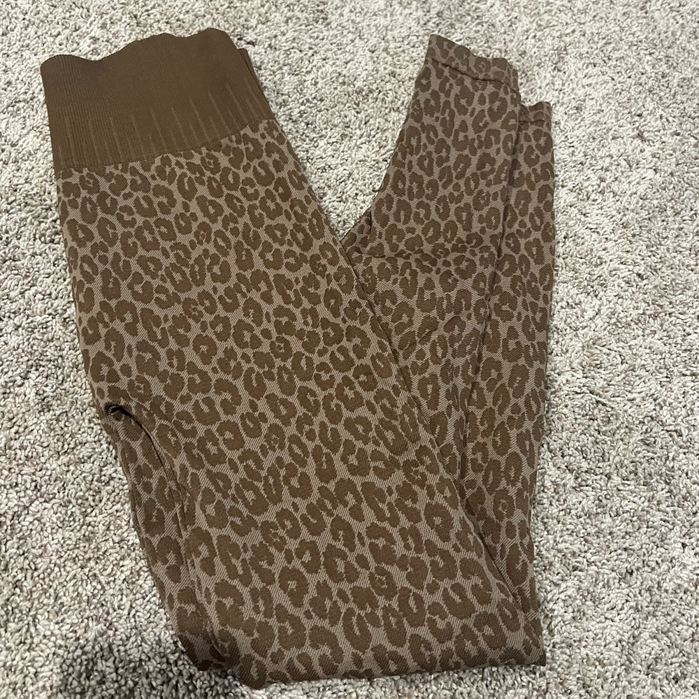 leopard leggings